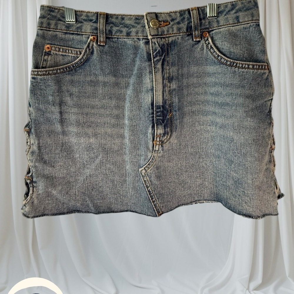 Topshop Denim Mini Skirt Cut Out Side Lace Up Festival Y2K Mid Wash Size 6 - Picture 4 of 10
